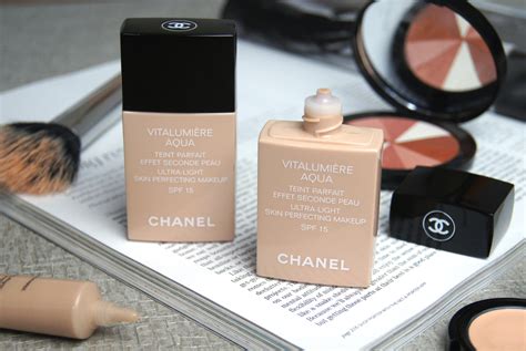 chanel vitalumiere aqua foundation review|chanel vitalumiere 50.